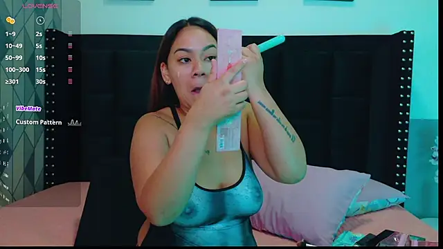 mamaneedsfun online show from September 18, 1:02 pm