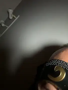 Snapshot of ELTIBURONCITO chatting on March 3, 3:01 am ELTIBURONCITO online show from March 3, 3:01 am