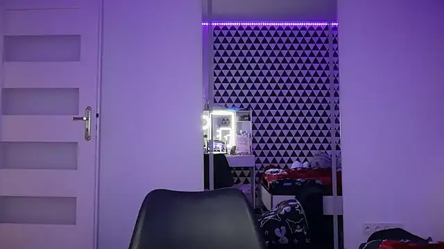 Snapshot of FluffySlutt chatting on February 12, 10:16 pm FluffySlutt online show from February 12, 10:16 pm