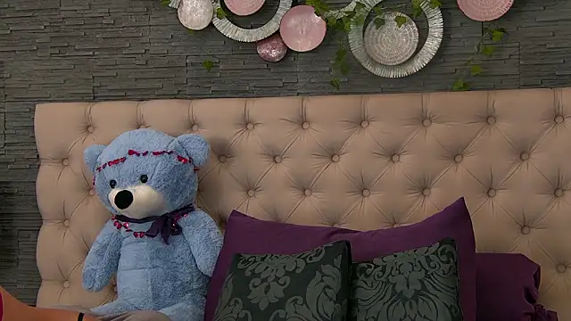 VannyFoxx online show from March 4, 3:07 pm