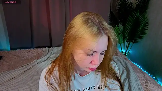 Snapshot of Jennie_Hunter chatting on May 1, 9:25 am Jennie Hunter online show from May 1, 9:25 am