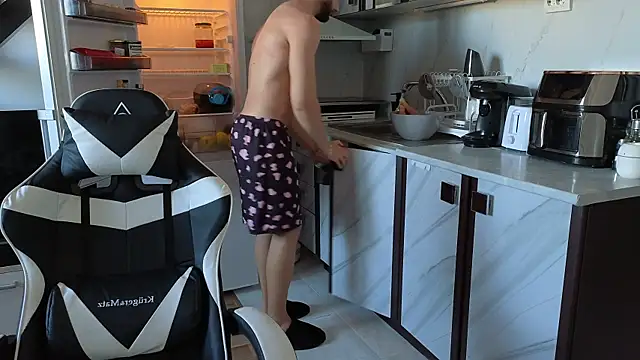 RyanStorm  online show from November 4, 1:54 pm