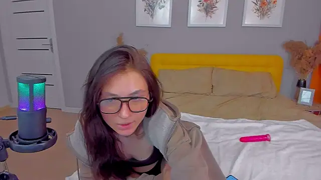 BrandyShy online show from September 30, 1:49 pm