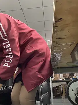 Snapshot of DHJM168 chatting on December 4, 12:42 am DHJM168 online show from December 4, 12:42 am