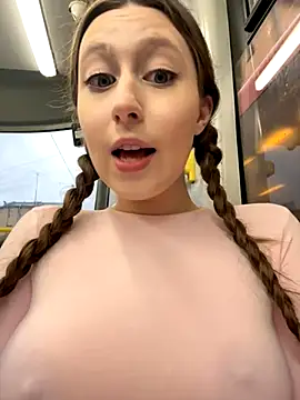 FroggyAnna online show from November 5, 1:00 pm