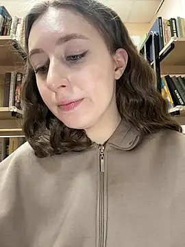 FroggyAnna online show from March 25, 6:25 pm