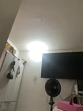 skullvalu online show from April 15, 6:48 pm