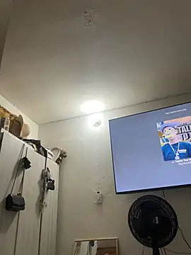 skullvalu online show from April 24, 10:45 pm