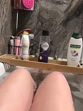 Imogenbabyyy online show from April 19, 8:22 pm