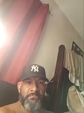 Snapshot of Cruz1522 chatting on October 24, 9:38 am Cruz1522 online show from October 24, 9:38 am