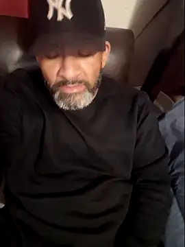 Snapshot of Cruz1522 chatting on November 22, 11:31 am Cruz1522 online show from November 22, 11:31 am