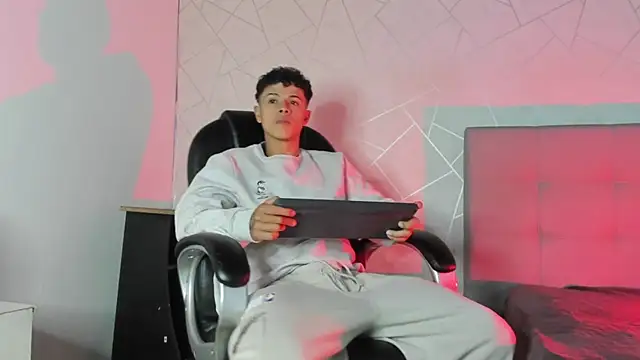 Alex Colton7 online show from November 30, 3:54 am