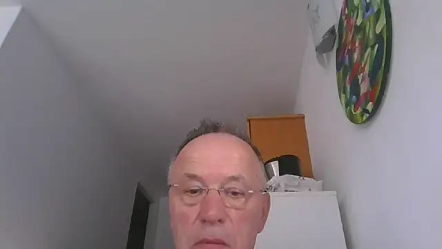 Snapshot of knodli chatting on September 18, 4:09 pm knodli online show from September 18, 4:09 pm