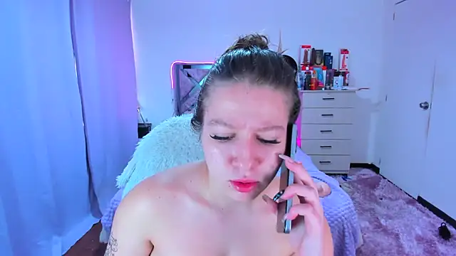 Luna Analya online show from November 4, 4:06 pm