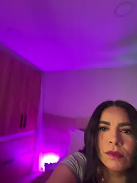 Vicky Saidi online show from April 7, 10:15 am