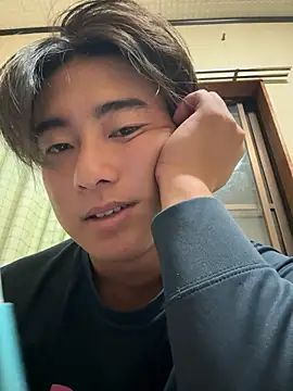 Snapshot of shoma2003 chatting on October 31, 2:07 pm shoma2003 online show from October 31, 2:07 pm