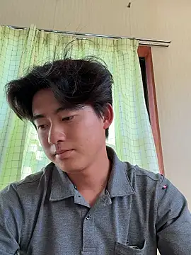 Snapshot of shoma2003 chatting on June 3, 8:06 am shoma2003 online show from June 3, 8:06 am
