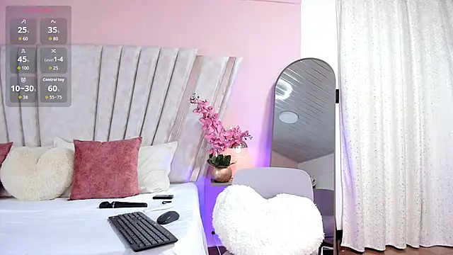 Snapshot of top_mary chatting on November 8, 1:17 am top mary online show from November 8, 1:17 am