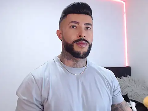 andrea de lucaa online show from September 16, 1:39 am