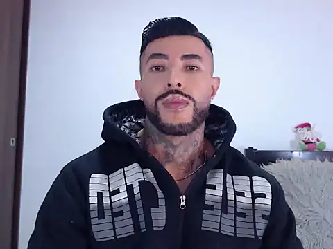 andrea de lucaa online show from December 4, 1:59 am