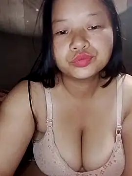 Snapshot of girl-babi chatting on October 6, 11:57 pm girl-babi online show from October 6, 11:57 pm