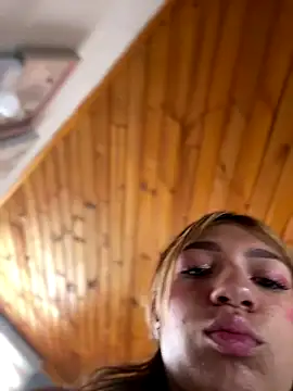 Isabella18 pink online show from January 5, 6:00 pm