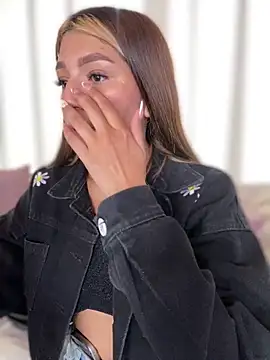 Isabella18 pink online show from April 9, 7:41 pm