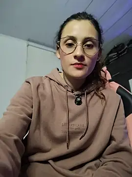 Snapshot of lindasyt chatting on July 21, 11:29 pm lindasyt online show from July 21, 11:29 pm