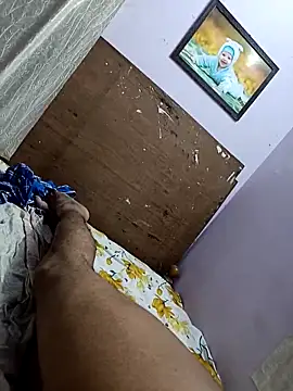 maddy3108 online show from April 5, 5:04 am