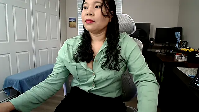 SHEILYN  online show from April 13, 4:23 pm