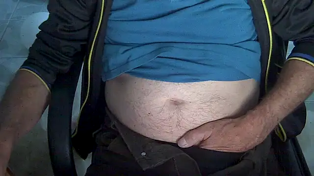 Snapshot of velikifant7 chatting on May 3, 4:29 am velikifant7 online show from May 3, 4:29 am