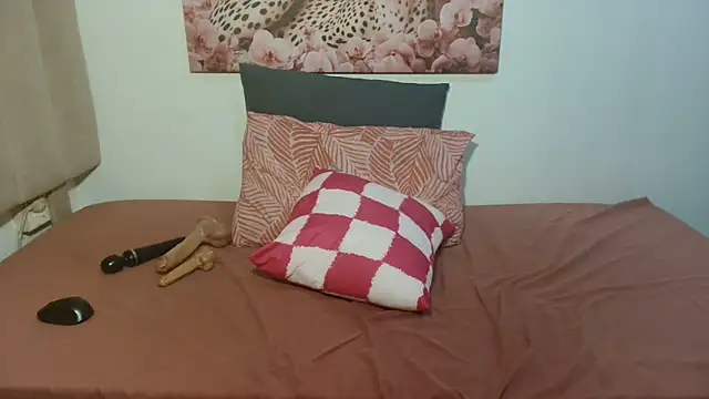 GorillaGripCunt77 online show from February 1, 7:34 pm