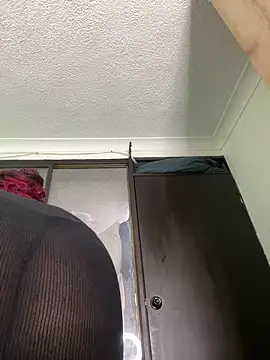 Snapshot of Astergray21 chatting on February 11, 1:05 pm Astergray21 online show from February 11, 1:05 pm