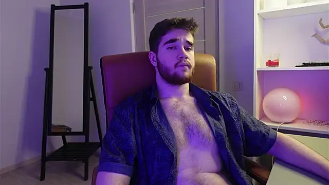 Snapshot of Mark_Maxim chatting on October 12, 8:19 pm Mark Maxim online show from October 12, 8:19 pm