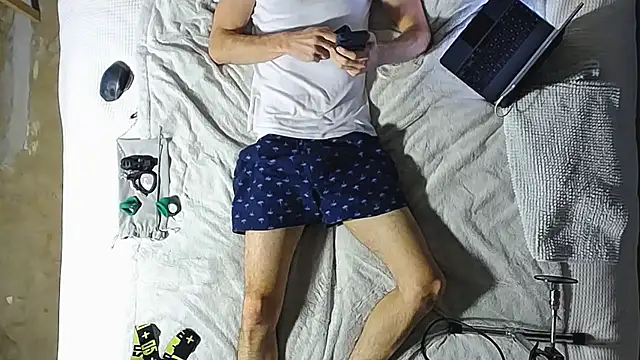 Snapshot of Just2Try chatting on February 21, 4:08 pm Just2Try online show from February 21, 4:08 pm