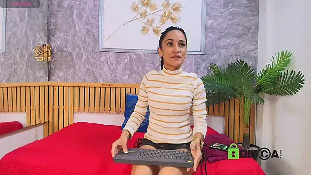 Snapshot of princequinn_ chatting on January 15, 5:16 pm princequinn online show from January 15, 5:16 pm