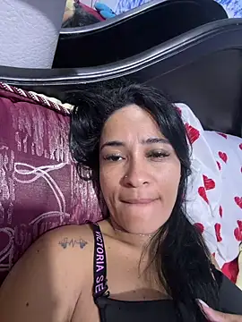 Snapshot of princequinn_ chatting on February 12, 11:49 am princequinn online show from February 12, 11:49 am