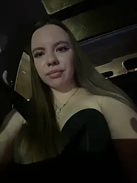 Chloe loo online show from April 16, 9:26 pm