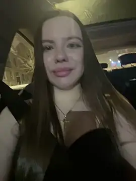 Chloe loo online show from April 16, 9:39 pm