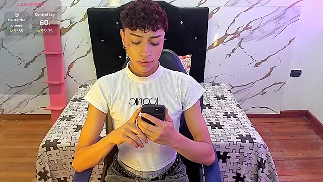 owen sexy25 online show from September 24, 8:01 pm