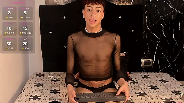 owen sexy25 online show from October 24, 8:05 pm