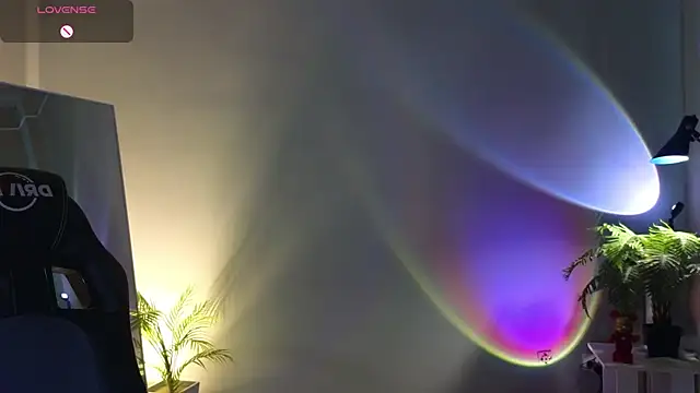 Snapshot of Lucy_louras chatting on September 29, 12:43 pm Lucy louras online show from September 29, 12:43 pm