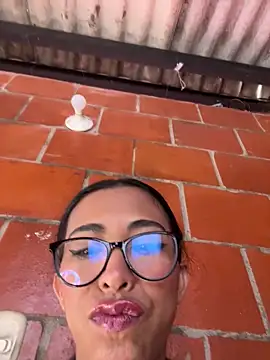 Snapshot of Emma__cumlovee chatting on February 14, 3:53 pm Emma cumlovee online show from February 14, 3:53 pm