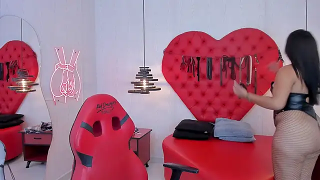 Miiaa Foxyy  online show from October 18, 3:31 am