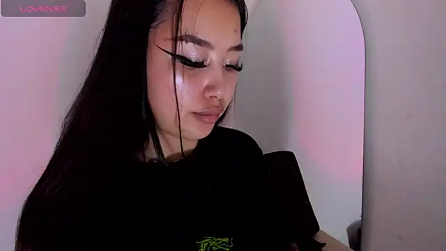 Snapshot of Viioleett_cum chatting on May 11, 6:49 pm Viioleett cum online show from May 11, 6:49 pm