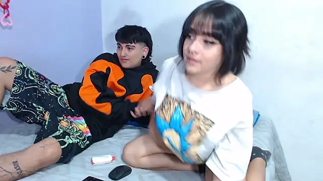 Snapshot of onixandghosty1 chatting on December 4, 7:11 pm onixandghosty1 online show from December 4, 7:11 pm