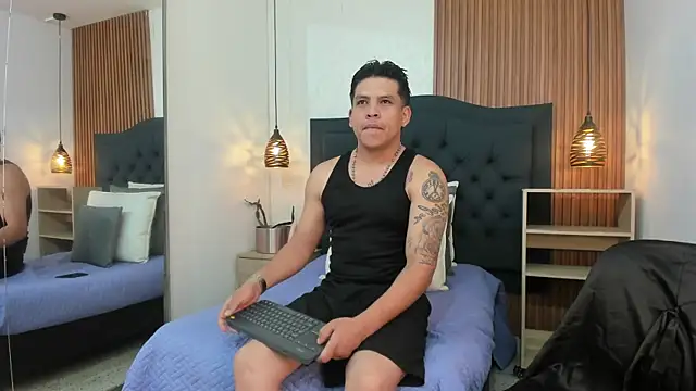 Dominic Taylor  online show from October 12, 2:21 am