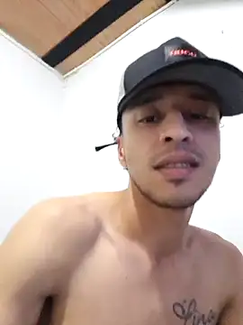 Santi2323xxX online show from March 13, 4:30 am