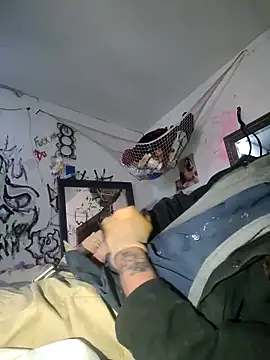 Snapshot of bearded_cross chatting on December 5, 9:00 pm bearded cross online show from December 5, 9:00 pm