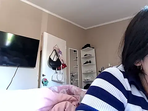 Denisutra777 online show from April 15, 2:57 pm